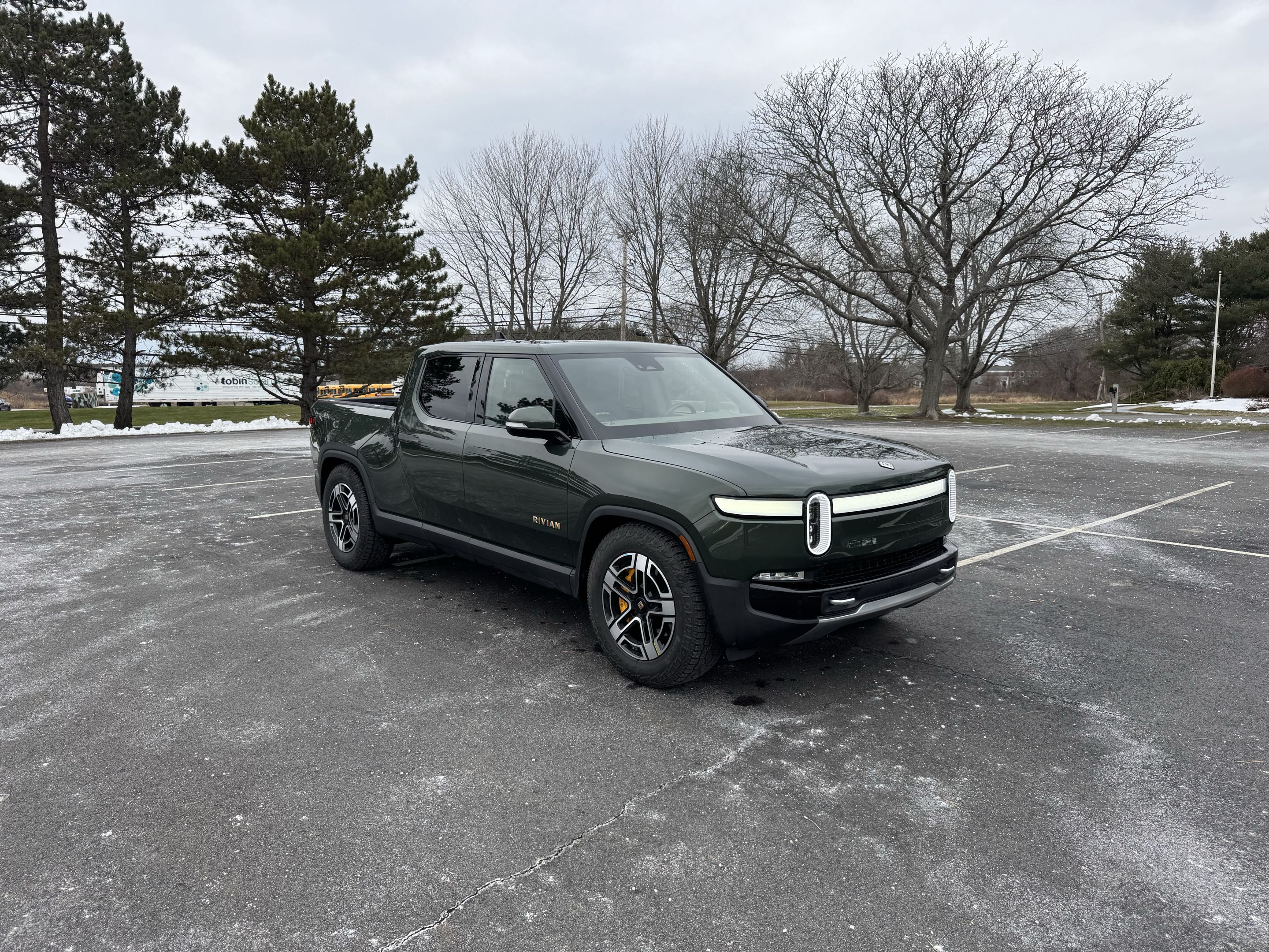 2023 Rivian R1T Adventure, Forest Green